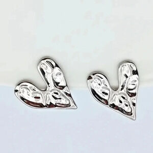 Silver hammered heart stud earrings - silver plated - new